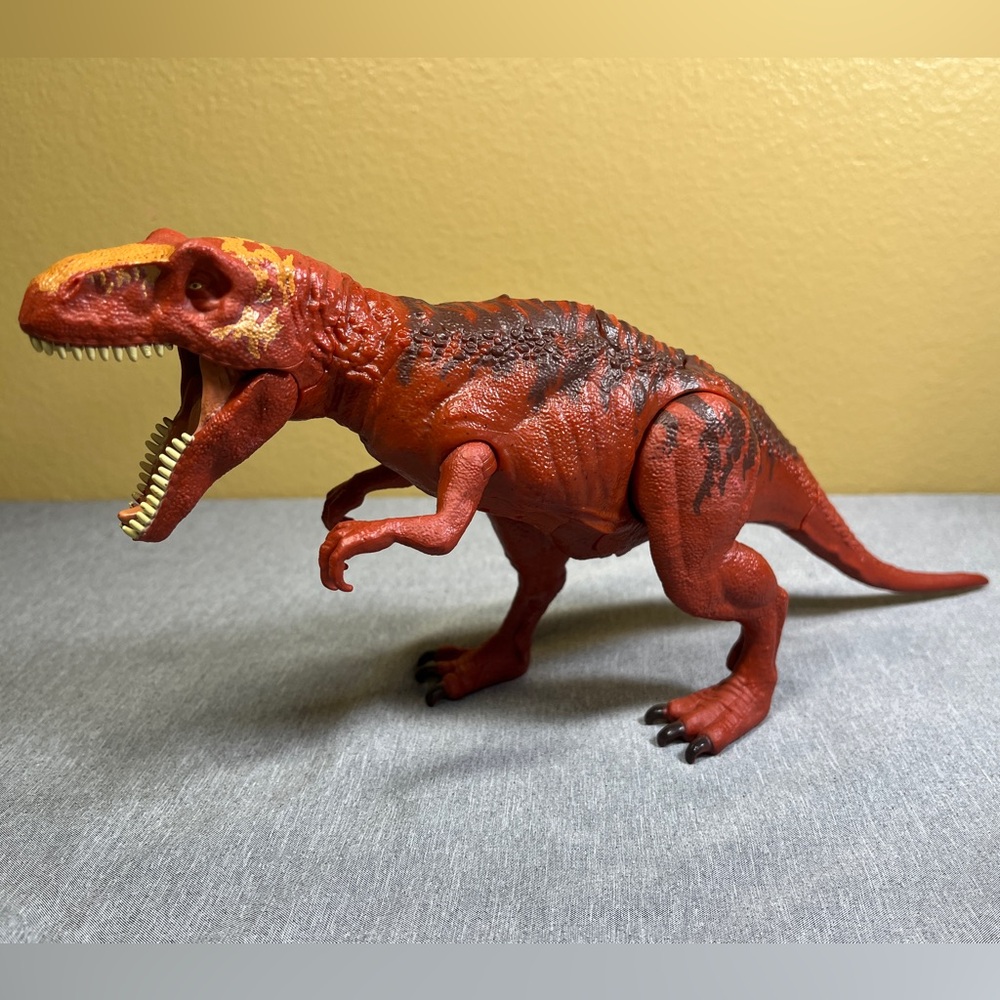 Jurassic World Roarivores Metriacanthosaurus Dinosaur